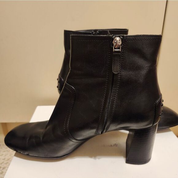 Tod's Black Calfskin Leather Square Toe Chunky Heel Ankle Boots Sz.9/39.5 $885 - Picture 11 of 16